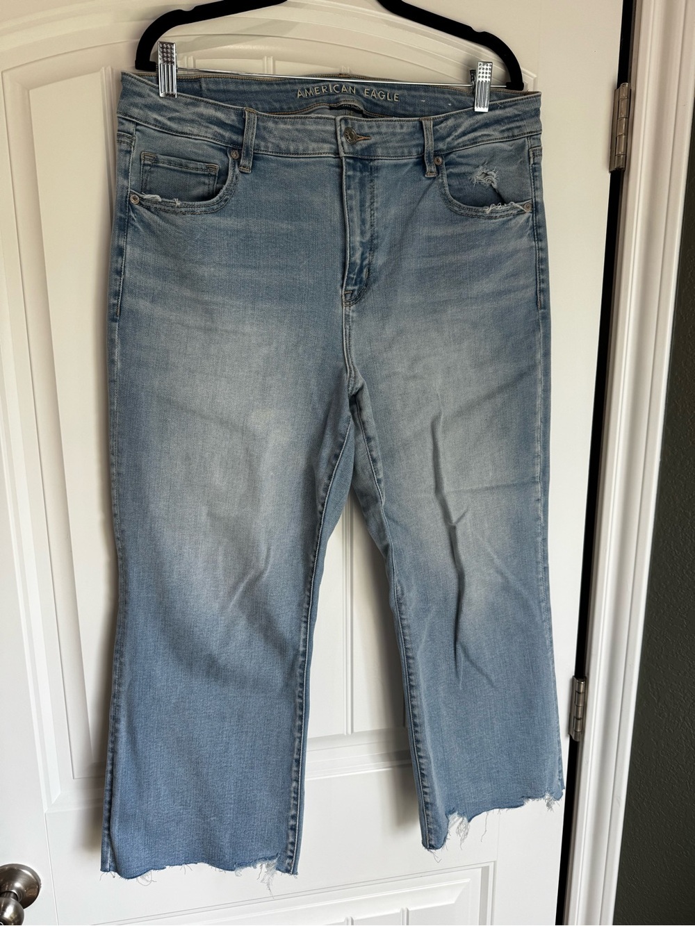 American Eagle Kick Boot Crop Jeans Women’s 16 Short Light Wash Raw Hem